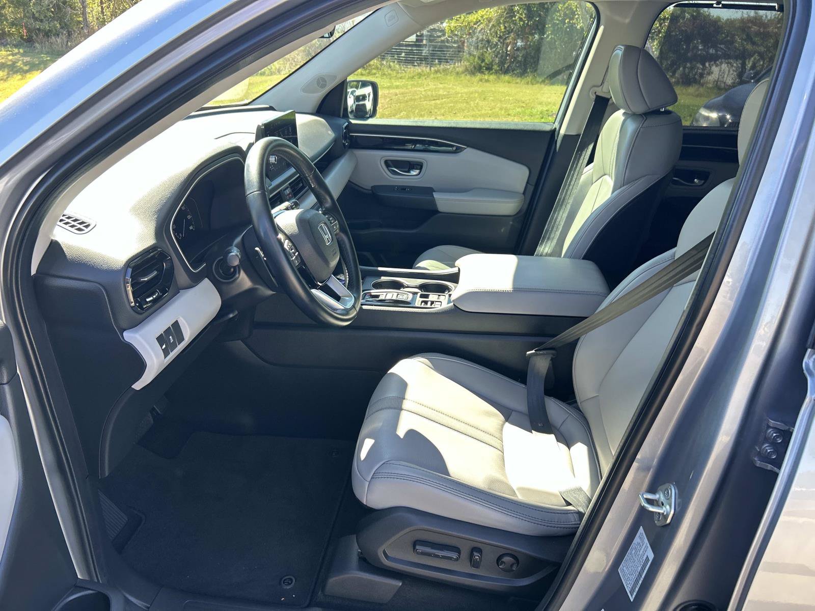 Used 2025 Honda Pilot EX-L image 29