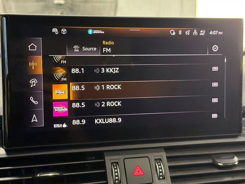 Used 2024 Audi Q5 e Prestige w/ Prestige Package AWD/4WD image 17