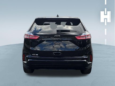 Used 2024 Ford Edge SE w/ Black Appearance Package image 3