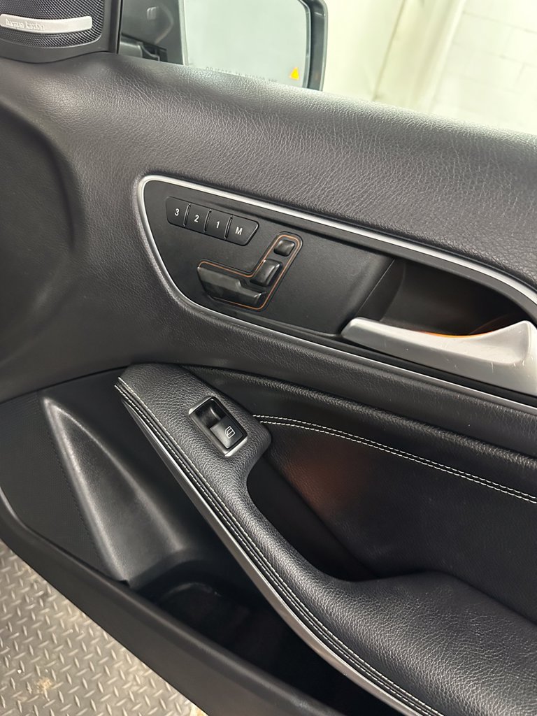Used 2017 Mercedes-Benz GLA 250 4MATIC image 31