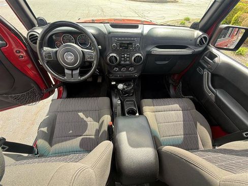 Used 2012 Jeep Wrangler Unlimited Sport AWD/4WD image 14