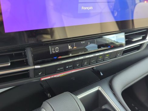 Used 2026 Toyota Sienna XLE image 19