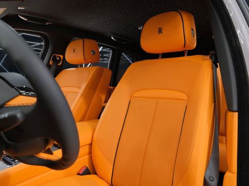 Used 2026 Rolls-Royce Cullinan AWD/4WD image 38