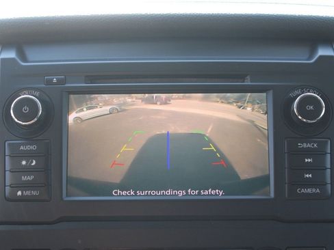 Used 2019 Nissan Titan SV w/ SV Convenience Package image 13