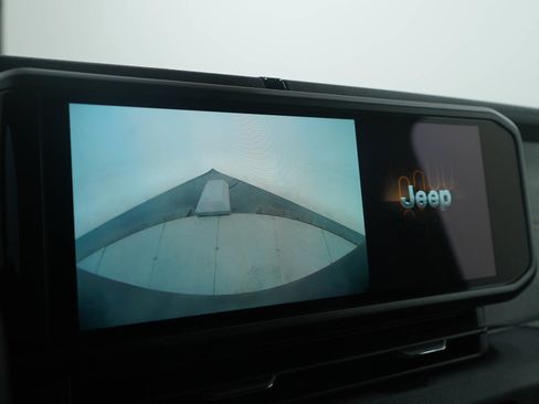 Used 2024 Jeep Wrangler Sport S image 28