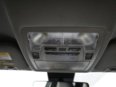 Certified 2019 Toyota Highlander XLE image 17