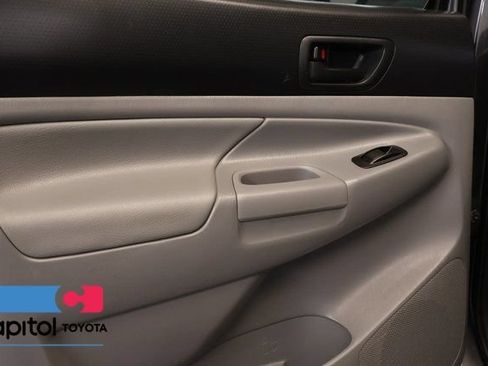 Used 2014 Toyota Tacoma PreRunner RWD image 29