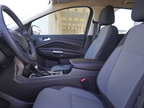 Used 2017 Ford Escape SE FWD image 11