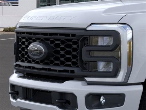 New 2025 Ford F250 XLT w/ Black Appearance Package image 17