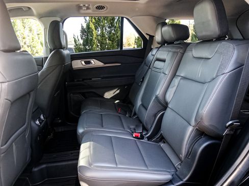 Used 2025 Ford Explorer Active w/ Active Comfort Package AWD/4WD image 31