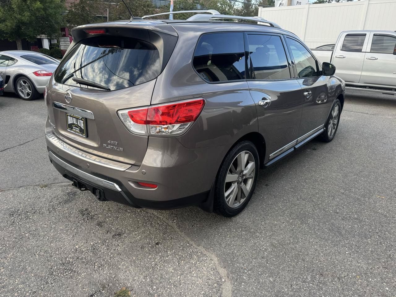 Used 2014 Nissan Pathfinder Platinum w/ Platinum Premium Package AWD/4WD image 6