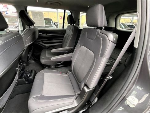 Used 2024 Jeep Grand Cherokee L Laredo AWD/4WD image 37