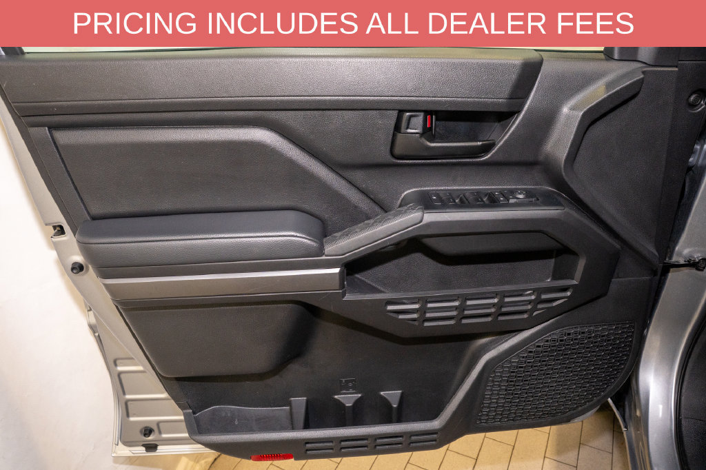 Certified 2025 Toyota Tacoma SR5 AWD/4WD image 10