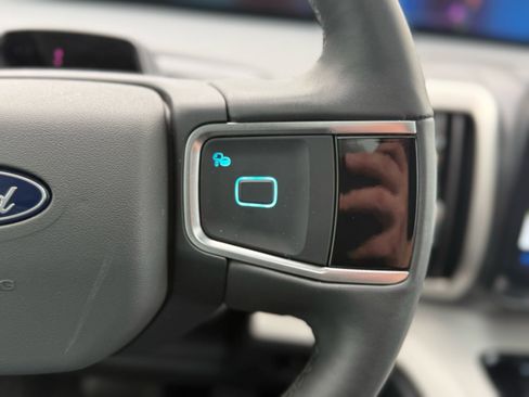 Used 2025 Ford Expedition Active image 20