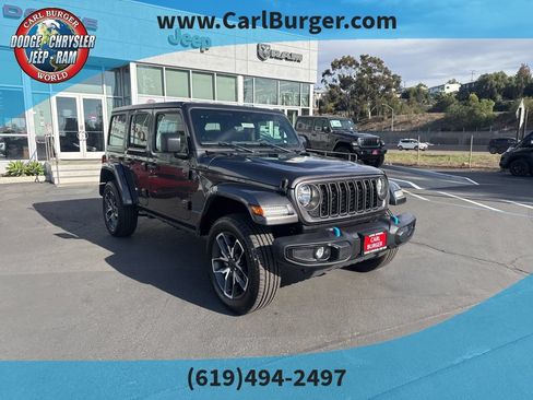 Used 2024 Jeep Wrangler Unlimited w/ Convenience Group AWD/4WD image 1