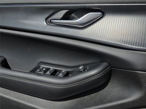 New 2025 Jeep Grand Cherokee Altitude image 22