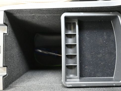 Used 2024 Subaru Ascent Premium w/ Convenience Package image 39