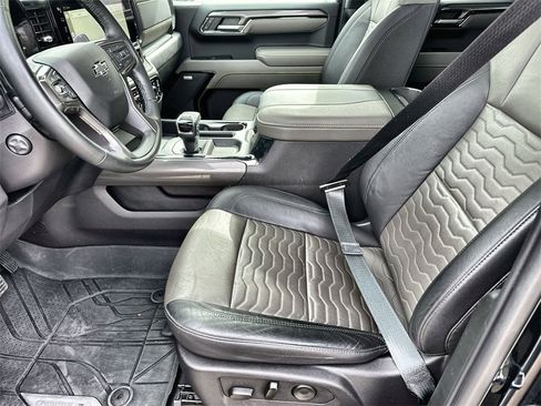 Used 2024 Chevrolet Silverado 1500 ZR2 w/ Technology Package image 24