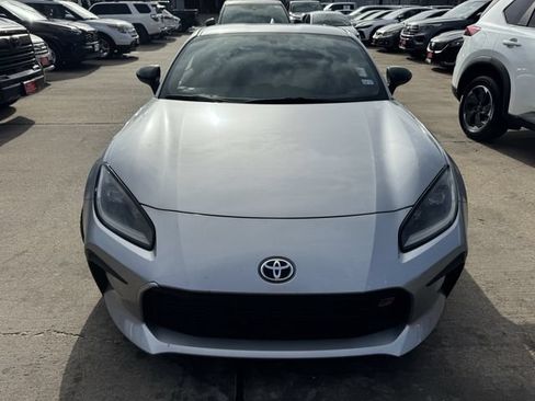 Used 2025 Toyota GR86 Premium RWD image 2