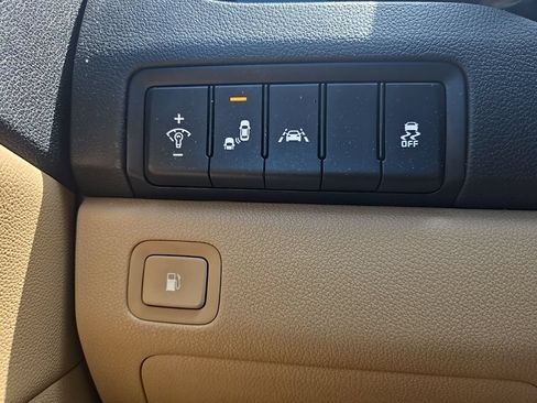 Used 2018 Kia Sedona EX FWD image 20