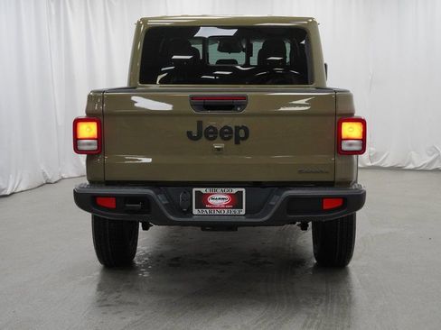 New 2026 Jeep Gladiator Sport image 10