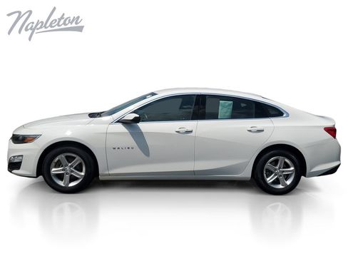 Used 2024 Chevrolet Malibu LT FWD image 2