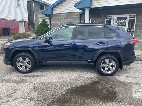 Used 2024 Toyota RAV4 XLE w/ Convenience Package AWD/4WD image 7