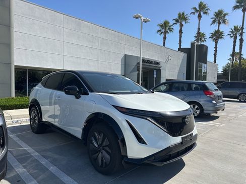 Used 2023 Nissan Ariya FWD image 2