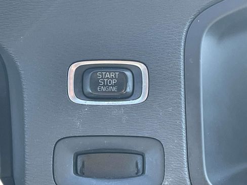 Used 2015 Volvo S60 T6 R-Design image 29