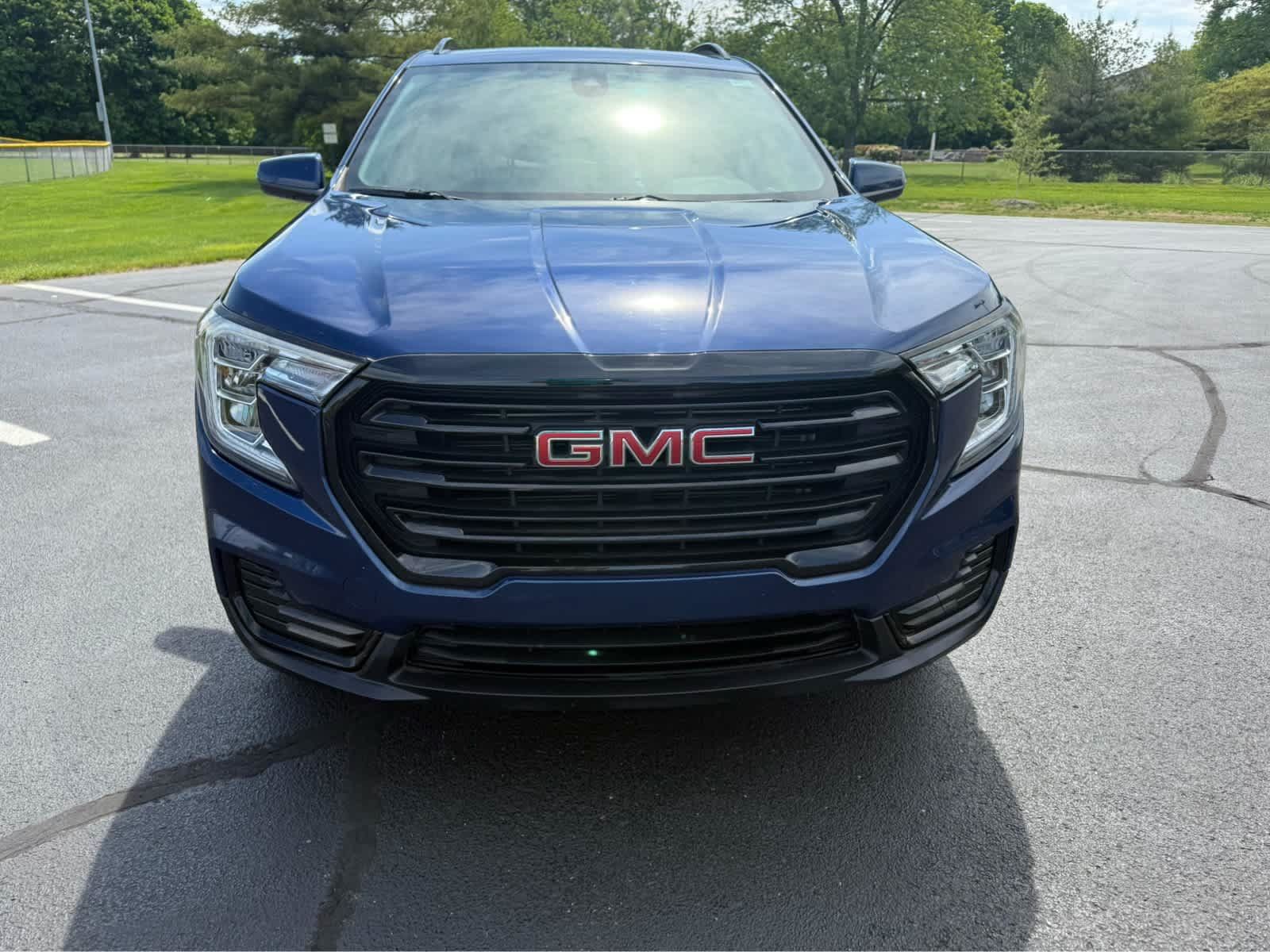 Used 2023 GMC Terrain SLE w/ Elevation Edition AWD/4WD image 9