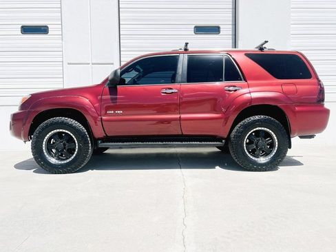 Used 2007 Toyota 4Runner SR5 AWD/4WD image 4