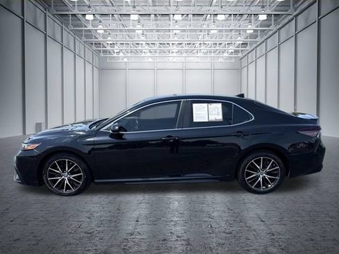 Certified 2021 Toyota Camry SE FWD image 2