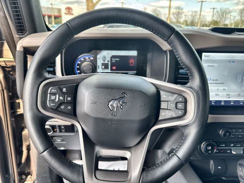 Used 2023 Ford Bronco Wildtrak image 23
