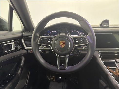 Used 2018 Porsche Panamera 4 image 30