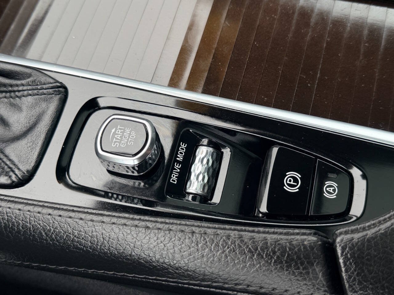 Used 2019 Volvo XC90 T6 Momentum w/ Protection Package Premier AWD/4WD image 50