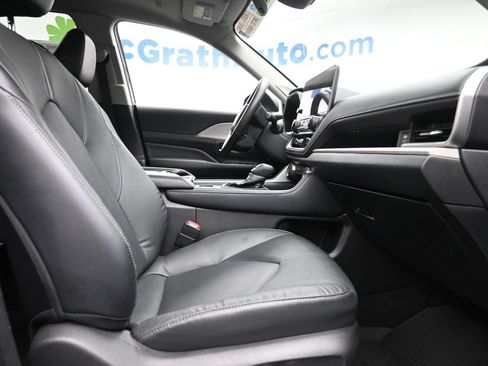 Used 2024 Toyota Grand Highlander AWD image 9