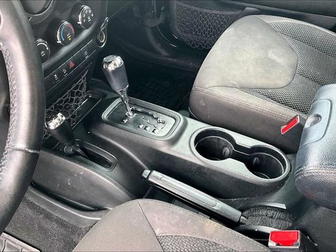 Used 2017 Jeep Wrangler Unlimited Sport AWD/4WD image 15