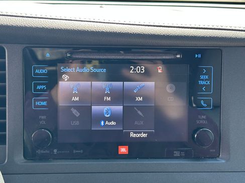 Used 2017 Toyota Sienna Limited image 20