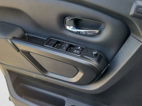 Used 2024 Nissan Titan PRO-4X w/ Pro-4x Convenience Package AWD/4WD image 18