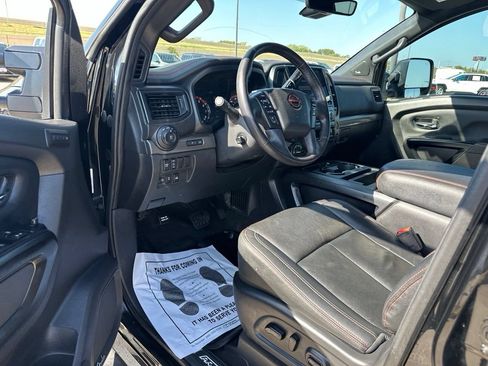 Used 2024 Nissan Titan PRO-4X w/ Pro-4x Convenience Package AWD/4WD image 10