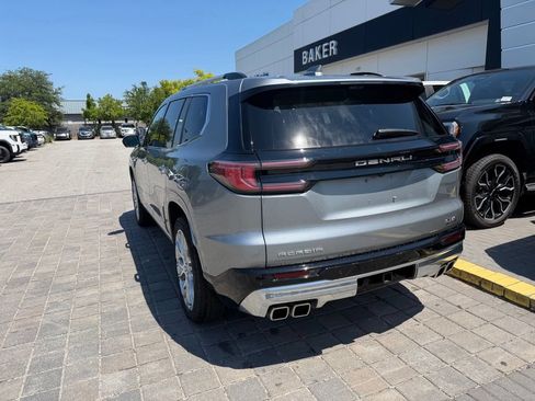 Used 2024 GMC Acadia Denali w/ Super Cruise Package FWD image 8