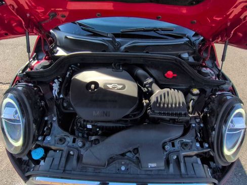 Used 2019 MINI Cooper 4-Door Hardtop w/ Signature Upholstery Package image 15