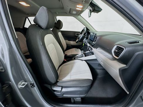 Used 2023 Hyundai Venue SEL image 32