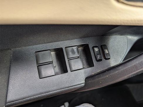 Used 2019 Toyota Corolla LE image 14