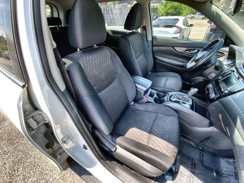 Used 2018 Nissan Rogue SV AWD/4WD image 24