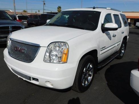 Used 2008 GMC Yukon Denali image 3