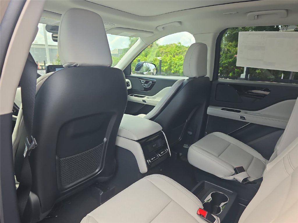 New 2026 Lincoln Aviator 2WD image 11