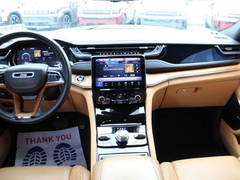 Used 2023 Jeep Grand Cherokee L Summit AWD/4WD image 13