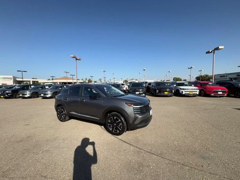 Used 2026 Nissan Kicks SV w/ Cold Weather Package AWD/4WD image 3