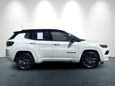 Used 2025 Jeep Compass Limited w/ High Altitude Package AWD/4WD image 3